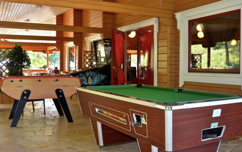 Location de vacances - Chalet à Mauroux - club house