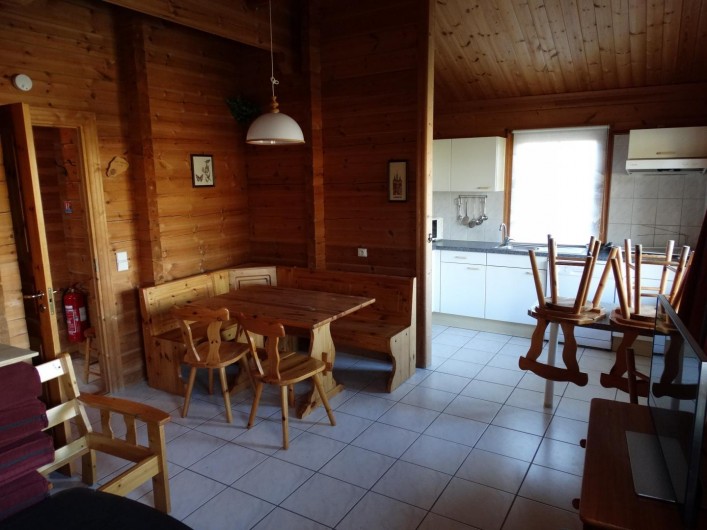 Location de vacances - Chalet à Mauroux - coin salle à manger