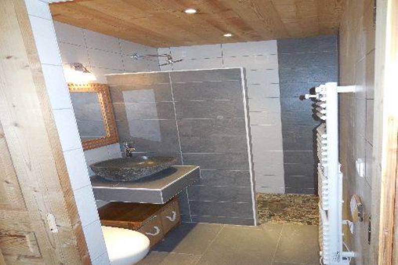 Location de vacances - Chalet à La Chapelle-d'Abondance - salle d'eau avec douche a l'italienne