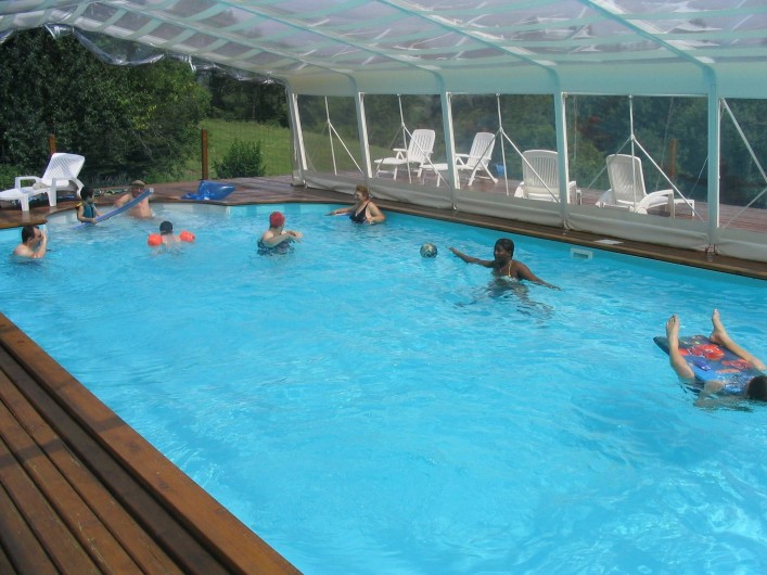 Location de vacances - Chambre d'hôtes à Charézier - La piscine 100 m3 couverte et chauffée