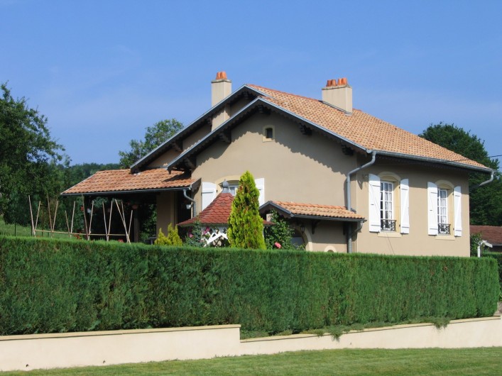 Location de vacances - Gîte à Saint-Remy-la-Calonne - Vue de la maison