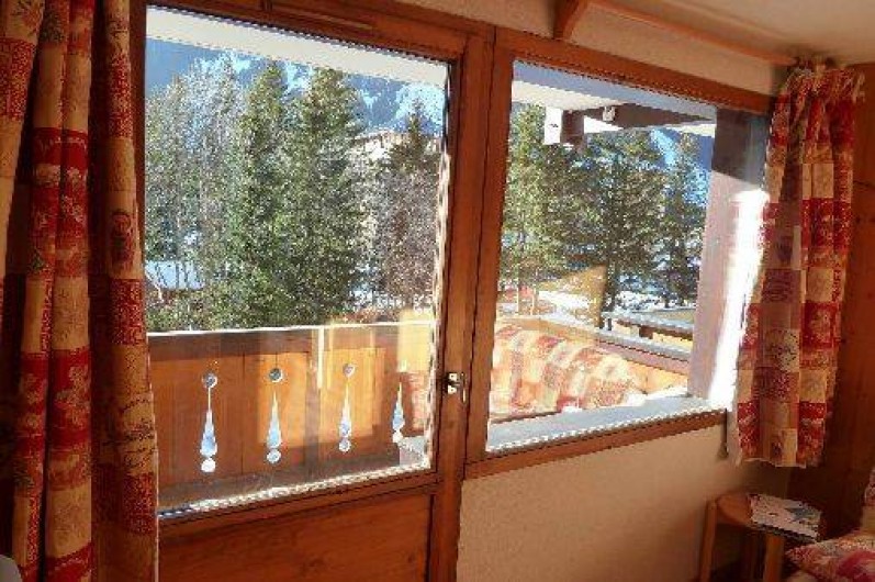 Location de vacances - Studio à Pralognan-la-Vanoise - pièce principal avec balcon plein sud