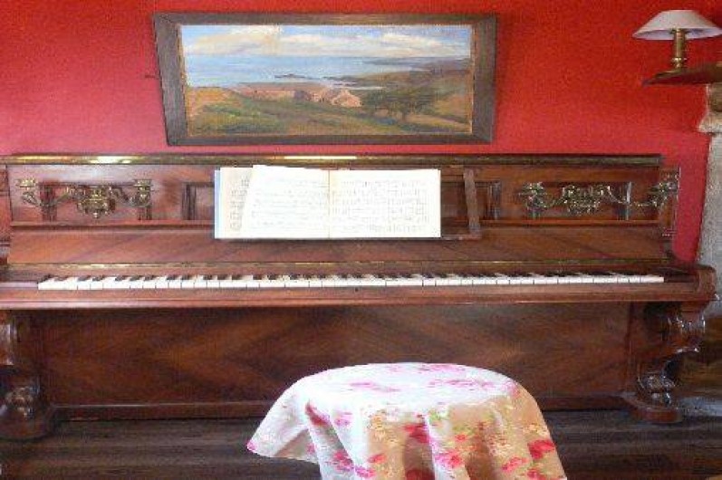 Location de vacances - Maison - Villa à Éculleville - piano dans salon