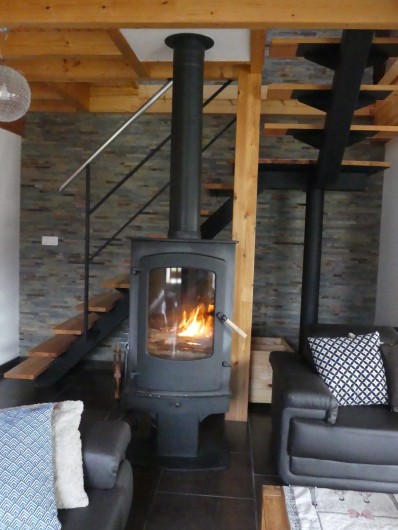Location de vacances - Maison - Villa à Astugue - Poêle pour se réchauffer l'hiver
