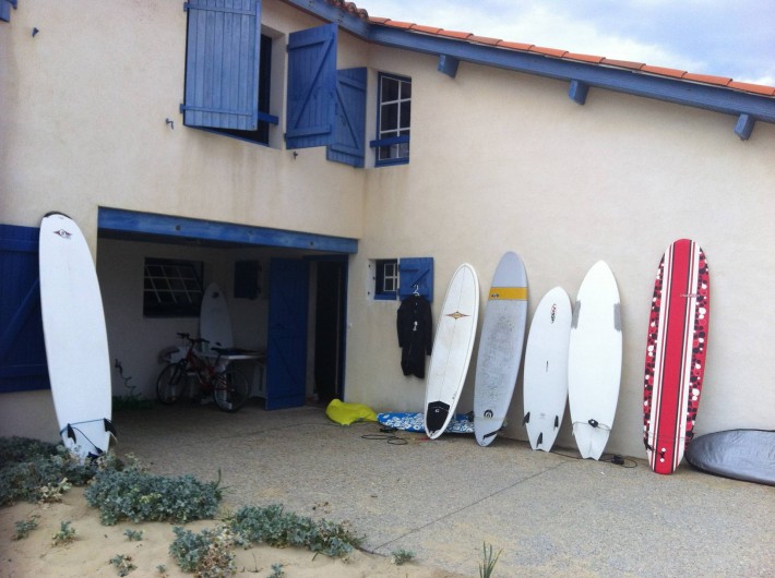 Location de vacances - Villa à Vielle-Saint-Girons - Remise pour vélos,  planches de surf et mobilier de jardin