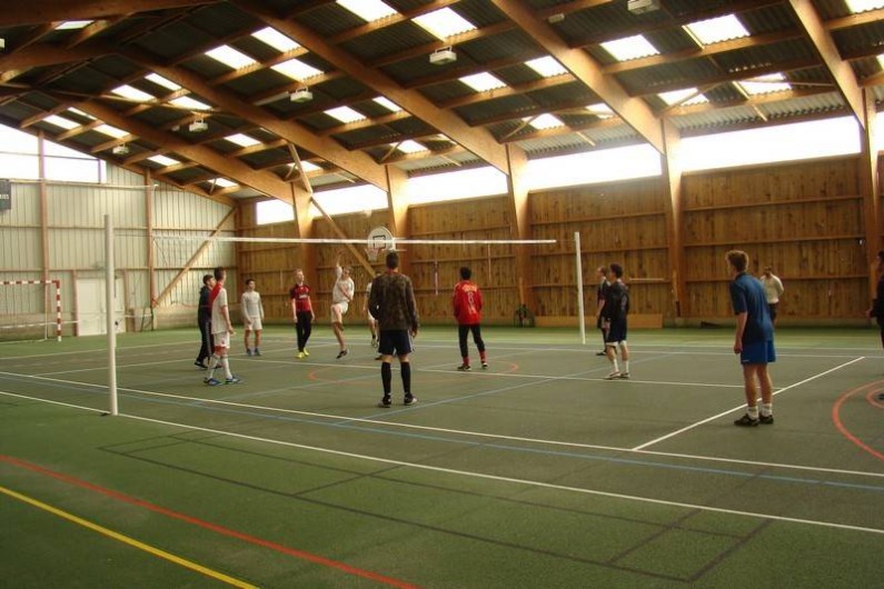 Location de vacances - Chalet à Senones - Equipe de Volley sur place dans le gymnase du Clos Malpré