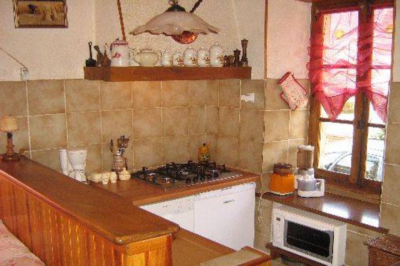 Location de vacances - Maison - Villa à Arrien-en-Bethmale - La cuisine ouverte.