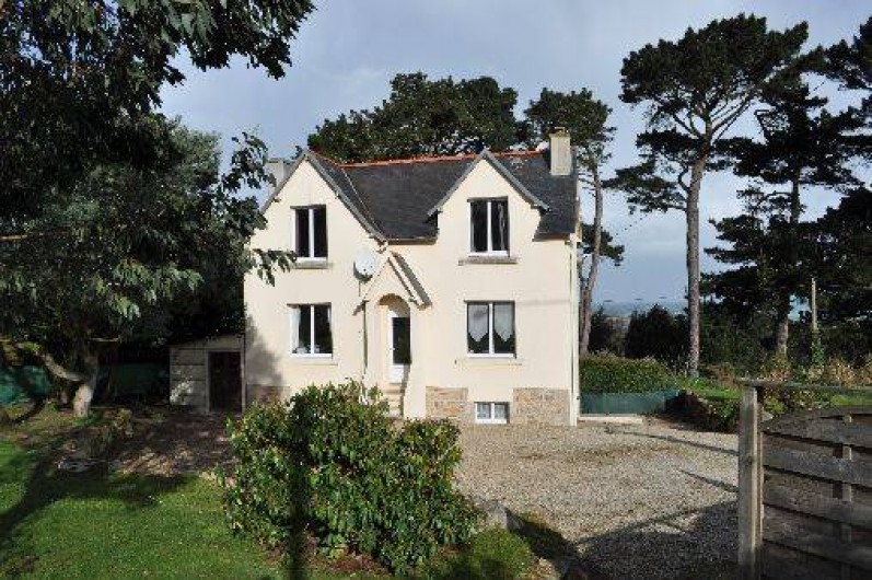 Location de vacances - Gîte à Penvénan - Maison vue du jardin