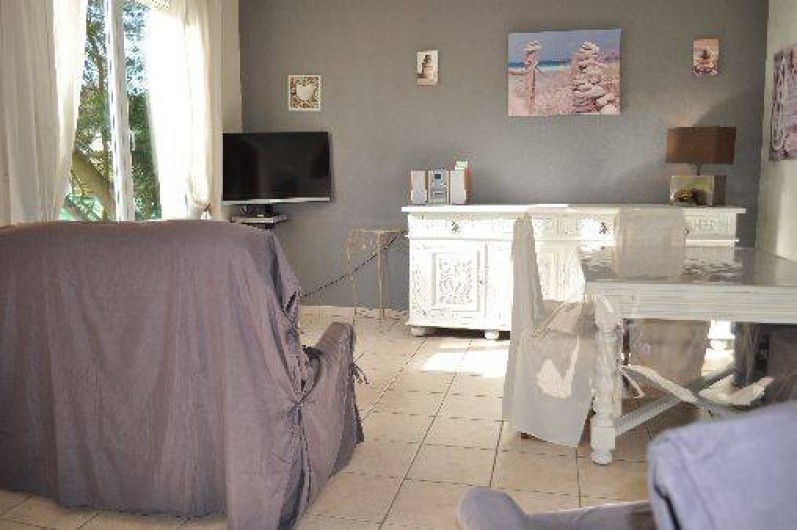 Location de vacances - Gîte à Penvénan - Salon/salle à manger vu de la cuisine