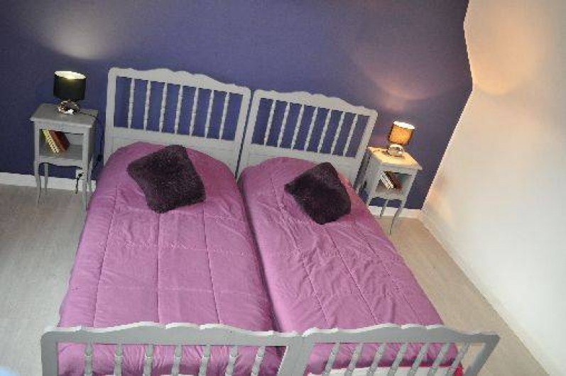 Location de vacances - Gîte à Penvénan - Chambre 2 avec 2 lits d'une personne.