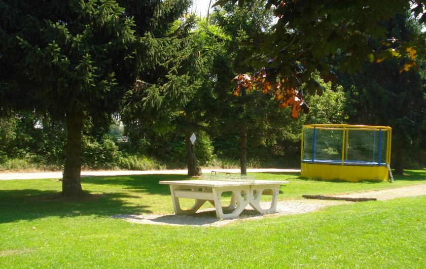 Location de vacances - Camping à Clohars-Carnoët - Ping-pong et trampoline