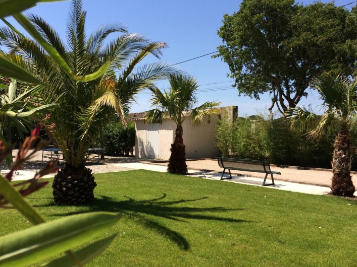 Location de vacances - Gîte à Vias - jardin et terrain de pétanque