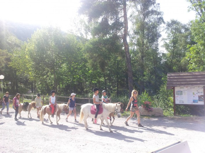 Location de vacances - Chalet à La Bréole - Sorties poney au camping