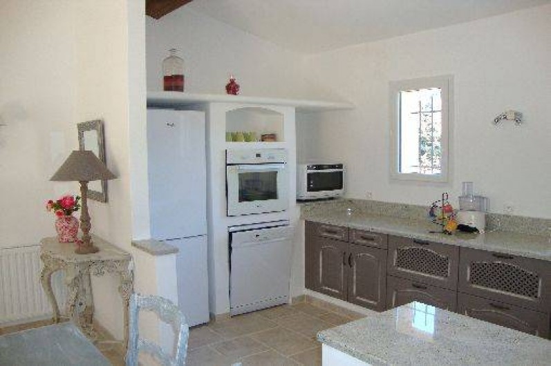 Location de vacances - Villa à Salernes - 1ère partie de la cuisine