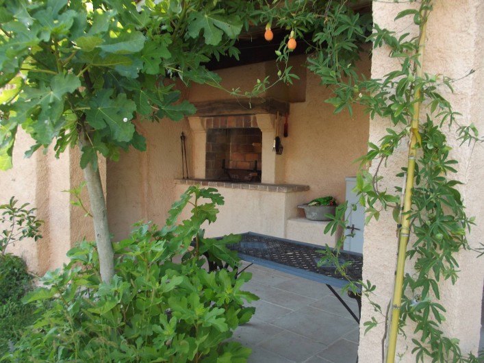 Location de vacances - Villa à Salernes - Barbecue couvert