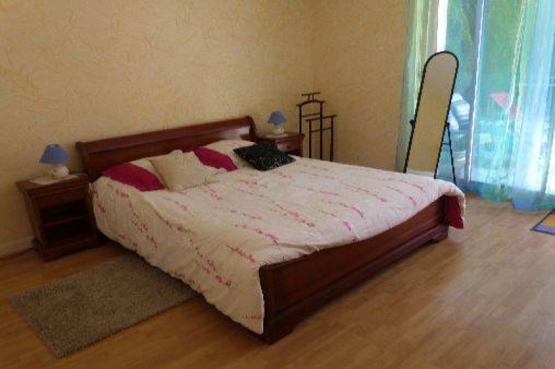 Location de vacances - Maison - Villa à Névez - chambre s'ouvrant sur la terrasse