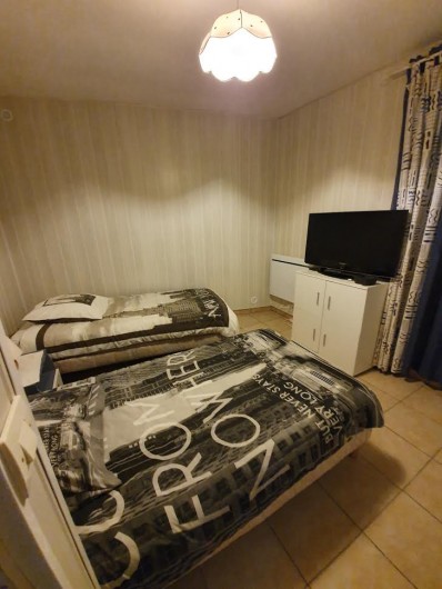 Location de vacances - Maison - Villa à Ver-sur-Mer - chambre avec 2 lits d'une pers