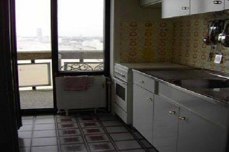 Location de vacances - Appartement à Ostende - Cuisine équipée avec Lave-Vaiss. Four, Micro-Onde, Grand Frigo, Senseo