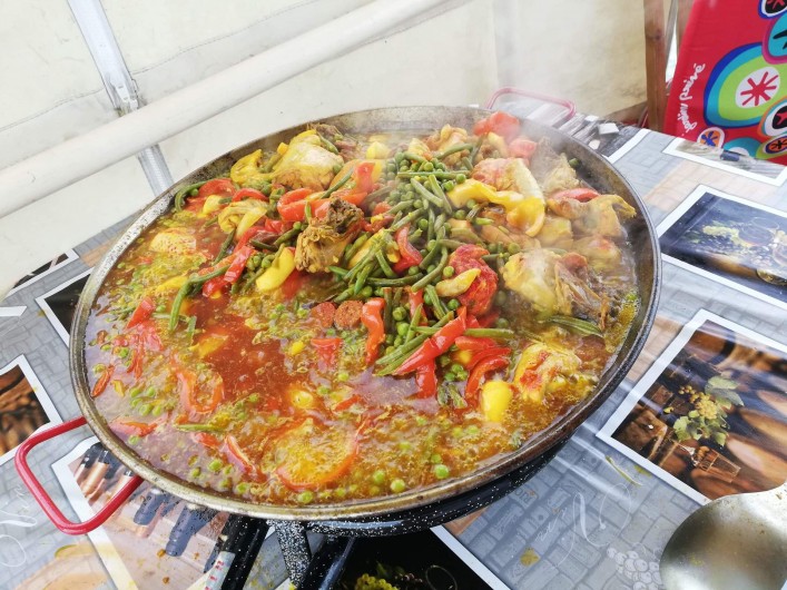 Location de vacances - Péniche à Frontignan - PRÉPARATION DE LA PAELLA PENDANT LA PROMENADE