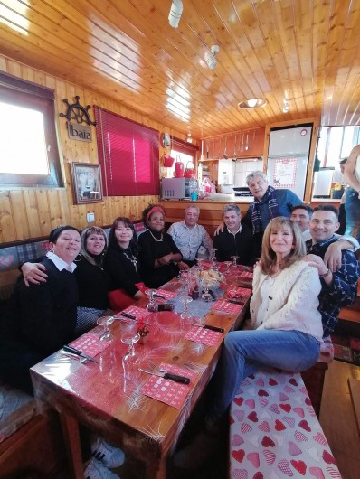 Location de vacances - Péniche à Frontignan - PETIT REPAS DE FAMILLE POUR FÊTE L'ANNIVERSAIRE   DURANT LA BALADE