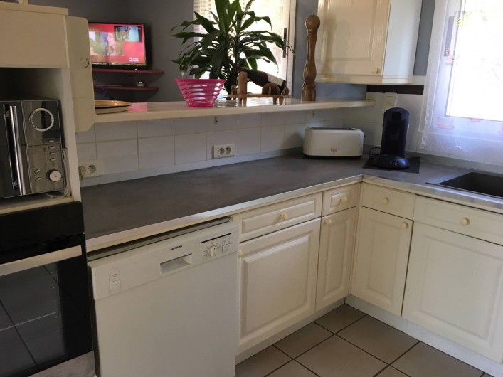 Location de vacances - Villa à Prunelli-di-Fiumorbo - cuisine gauche