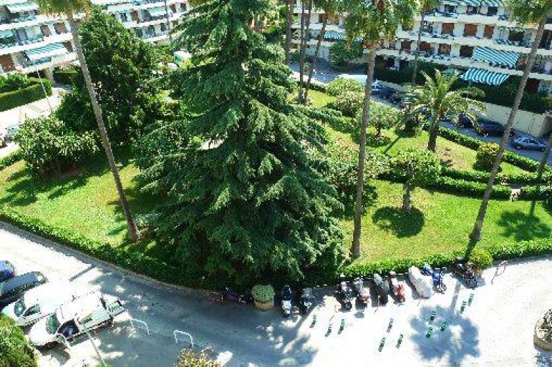 Location de vacances - Appartement à Nice - parc de la résidence
