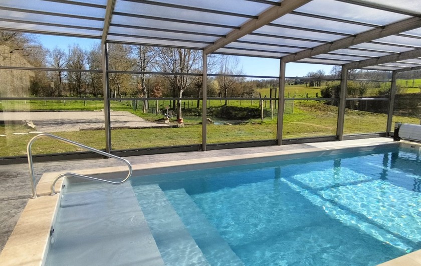 Location de vacances - Gîte à Maubec - Piscine couverte et chauffée