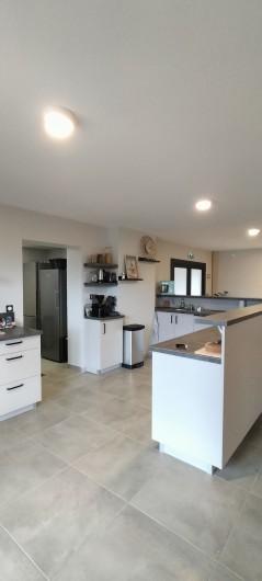 Location de vacances - Gîte à Maubec - Cuisine Ouverte Gîte les Granges