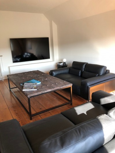 Location de vacances - Gîte à Tonnoy - le salon du 2ème étage et son coin TV