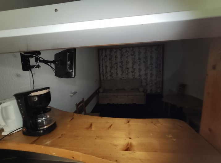 Location de vacances - Appartement à Arc 1800 - vue séjour depuis bar cuisine