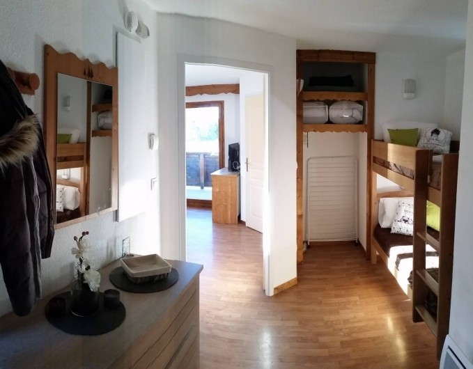 Location de vacances - Appartement à La Joue du Loup - ENTREE ET COIN MONTAGNE