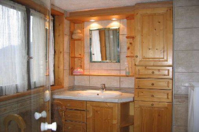 Location de vacances - Gîte à Saint-Marcel - Salle de bain