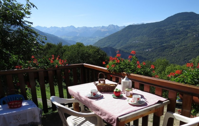 Location de vacances - Gîte à Saint-Marcel - Terrasse côté cuisine
