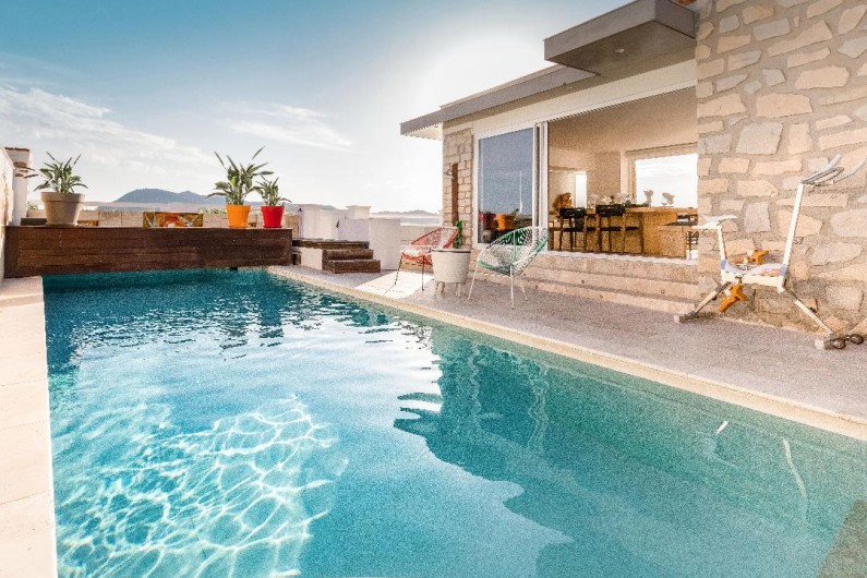 Location de vacances - Villa à Saint-Mandrier-sur-Mer - PISCINE CHAUFFEE EAU DOUCE 2.50X 11 M