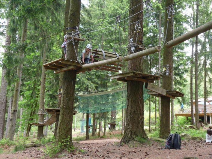 Location de vacances - Camping à Bellenaves - Parc accrobranche à 8 km.