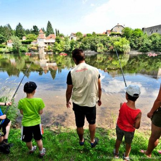 Location de vacances - Gîte à Puy-d'Arnac - Pêche en famille