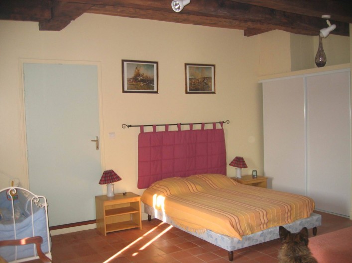 Location de vacances - Gîte à Champs-Romain - Chambre rez de chaussée