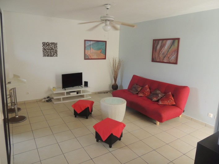 Location de vacances - Appartement à Le Gosier - Le salon, avec son canapé lit