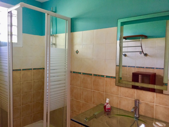Location de vacances - Appartement à Le Gosier - La salle de bain