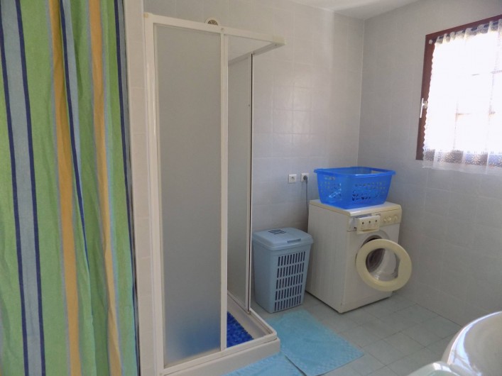 Location de vacances - Villa à Porto-Vecchio - salle de douche