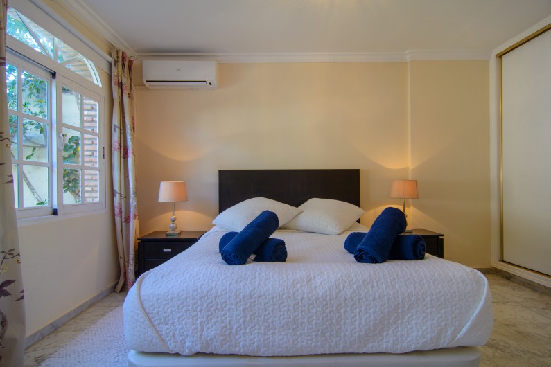 Location de vacances - Chalet à Marbella - Chambre d'hôtes au rez-de-chaussée avec climatiseur