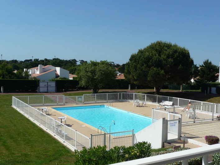 Location de vacances - Studio à Les Sables-d'Olonne - piscine sécurisée, vue du balcon n°1