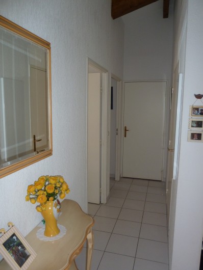 Location de vacances - Appartement à Fréjus - Couloir
