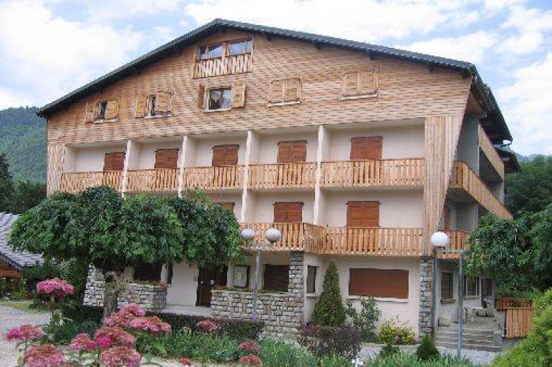 Location de vacances - Appartement à Morzine - Vue extérieur en été