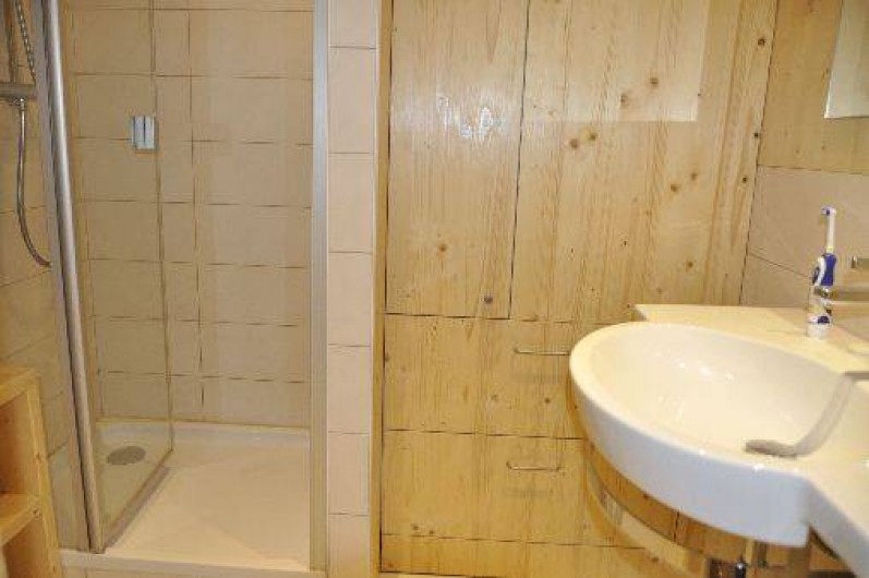 Location de vacances - Appartement à Morzine - Salle de bain