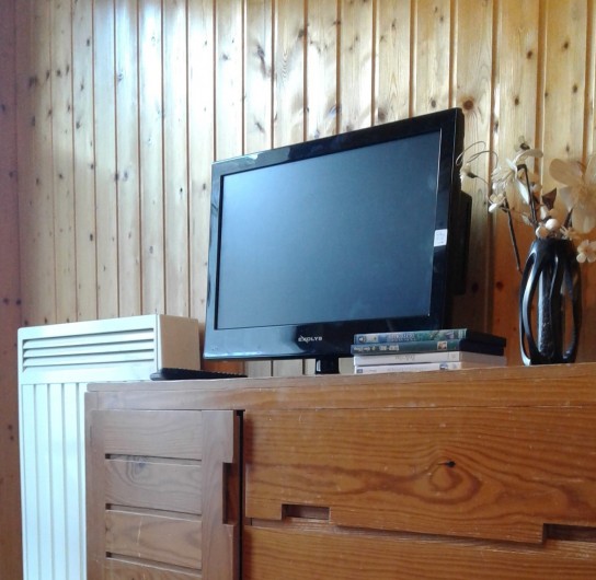 Location de vacances - Appartement à Morzine - Lecteur DVD et radiateur de la 2° chambre