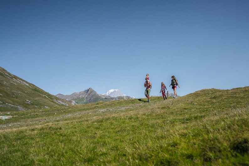 Location de vacances - Studio à La Rosière - Randonnée en famille
