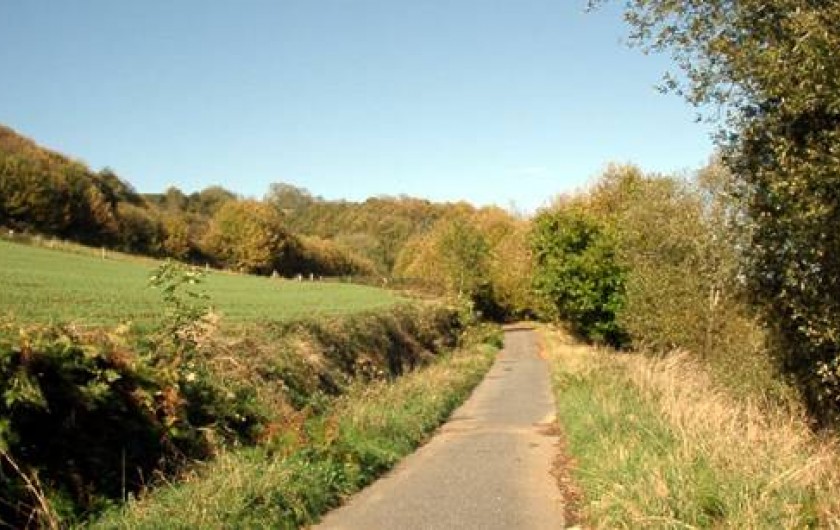 Location de vacances - Gîte à Coupiac - chemin de Loubac