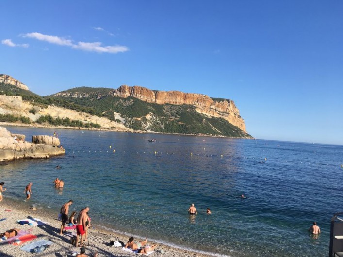 Location de vacances - Appartement à Cassis - La plage du Bestouan