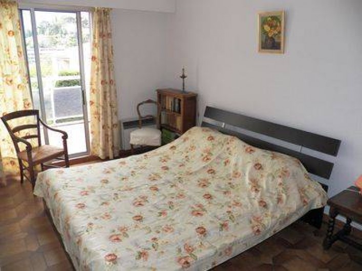 Location de vacances - Appartement à Cassis - chambre avec balcon